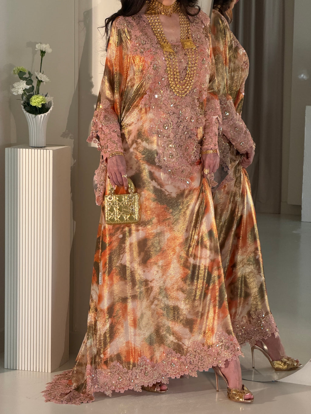 J93